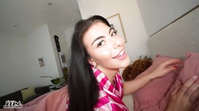 sharing a bed with my girlfriend and her bff - gal ritchie, elly clutch