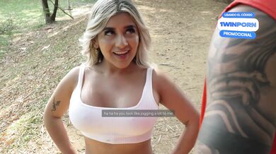 QUE RICA ESTA LA VECINA! chica rubia culona es follada a escondidas - Naty Delgado & Danner Mendez