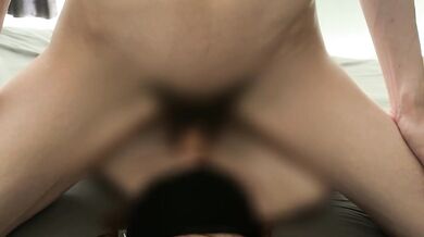 激しいピストンで中出しされた巨乳女子〇生が超絶エロい
