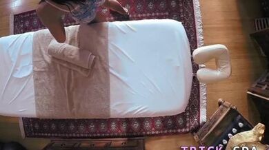 Massage latina gets screw
