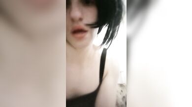 Cum1ra masturbates passionately, caressing her body, dick and ass. In the final, a wonderful orgasm