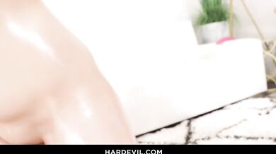 Sophia Burns & Tommy King Have Ass To Ass Action And Fun