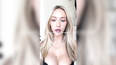 TikTok Teen Pussy Slip Viral Oops
