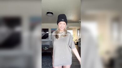 18YO Virgin TikTok Pussy Slip Up