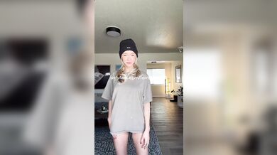 18YO Virgin TikTok Pussy Slip Up