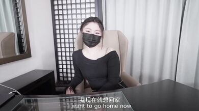 The slut wife seduced her driver in order to avenge her husband's derailment