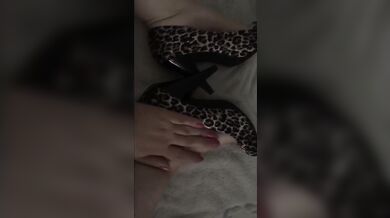 Carlycurvy feet dirty talk and cum countdown