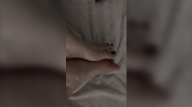 Carlycurvy feet dirty talk and cum countdown