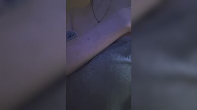 Mój przyrodni wyzywa mnie, żebym się przed nim rozebrał. On nie chce się pieprzyć