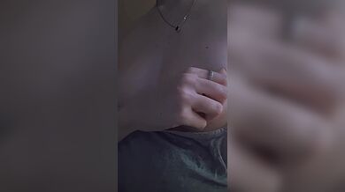 Mój przyrodni wyzywa mnie, żebym się przed nim rozebrał. On nie chce się pieprzyć