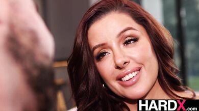 Long Distance Lovers Reunite - Vanna Bardot’s Erotic Charm - HardX
