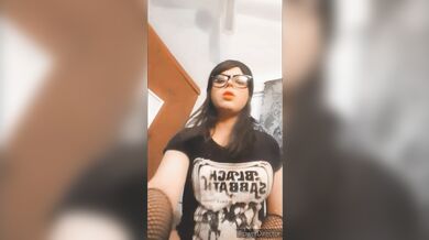 Close your eyes and open your mouth