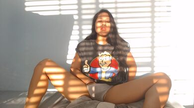 Sexy Gamer Touches Her Tight Pussy Till Orgasm