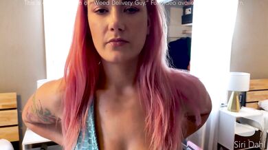 Big Ass MILF With Tan Lines Tricks Delivery Guy into Ass Eating and Anal Creampie - Siri Dahl