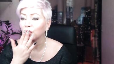 A mature webcam slutty and her hot private show