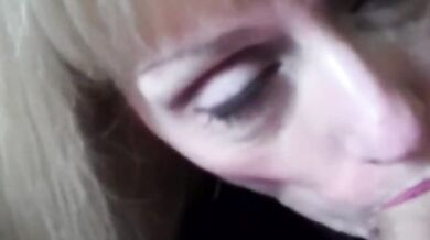 Amateur housewife asks for and recieves a big facial cum