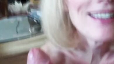 Amateur housewife asks for and recieves a big facial cum