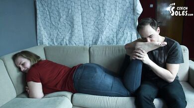 Big foot worship housecall (huge feet, BBW feet, feet in face, BIG soles, meaty feet, barefoot)