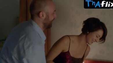 Maja Ostaszewska Sexy Scene in Druga Szansa