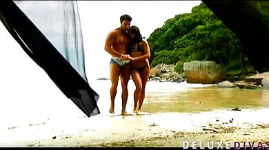 DELUXEDIVAS - JOIN Today and Start Interacting with LIVE Models on DeluxeDivas - This Brown Hole Loves The Tropical Islands