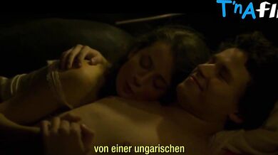 Marcela Nistor Breasts Scene in Die Reise Mit Vater