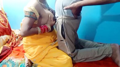 Village Bhabhi yellow Saree Fucking With Hasband