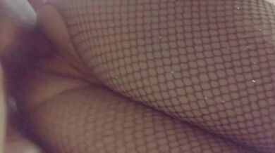 my gf kinda dumb i only feed her crumb