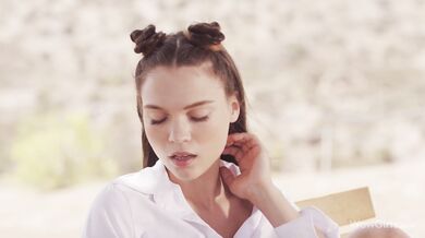 WOWGIRLS Super horny girl Elizabeth T masturbating using her favorite toy