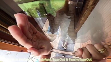 Mentre aspetto mio marito prendo il grosso cazzo del vicino- Amatoriale Dialoghi Ita