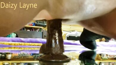 Mature Daizy Layne "The Dildo Made Me Squirt"(Incredible Video)