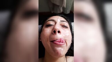 Chilena lunadicta Golpeada y escupida