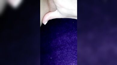 Infiel argentina veterana se cola los dedos sola , gime como loca