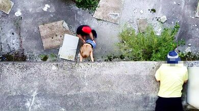 Nous avons fait l'amour dans ce bâtiment abandonné mais il n'était pas vide...