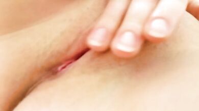 Rosada, nerviosa y bien abierta