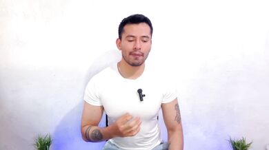 Carnicero dotado con 21cm penetra a pelo a su cliente favorito