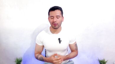 Carnicero dotado con 21cm penetra a pelo a su cliente favorito