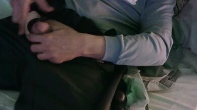 grilletes apretando mis huevos, vigilante de seguridad