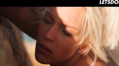 Erotic Blowjob on a Private Beach With Hot Babe Cecilia Scott - LETSDOEIT