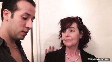 Worker Max Casanova anal fucks amateur granny Joyce Mifle