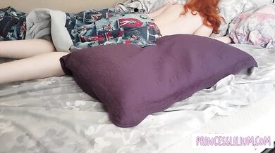 Desk & Pillow Humping compilation!!