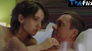 Valeriya Melnik Breasts Scene in Podari Mne Nadezhdu