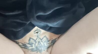 ???? شرموطة مصرية ممحونة تتناك من عشيقها فى كسها الكبير وتقول احلى كلام سكس عربي