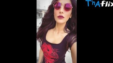 Shruti Haasan Breasts Scene in Shruti Haasan Hot Sexy Bold January June 2021