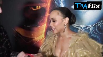 Sisi Stringer Breasts Scene in Sisi Stringer Mortal Kombat Premiere On Brisbane