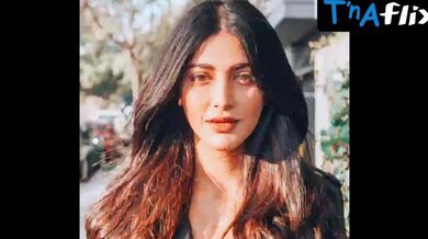 Shruti Haasan Sexy Scene in Shruti Haasan Hot Sexy Bold 2018