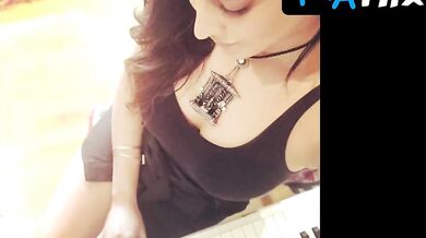 Shruti Haasan Sexy Scene in Shruti Haasan Hot Sexy Bold 2018