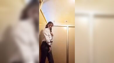 Extra Class Chal Rahi Hai Didi Ke Liye...