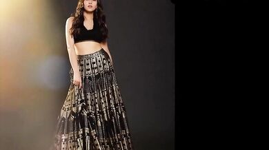 Sara Ali Khan Breasts Scene in Sara Ali Khan Hot Sexy Bold October December 2021