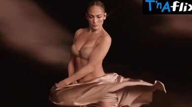 Jennifer Lopez Breasts, Underwear Scene in Jennifer Lopez Sexy Hot Body In Underwear Photoshoot