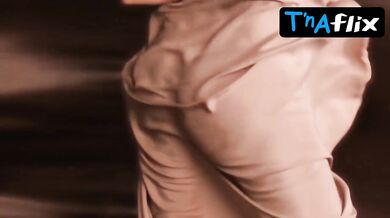 Jennifer Lopez Breasts, Underwear Scene in Jennifer Lopez Sexy Hot Body In Underwear Photoshoot